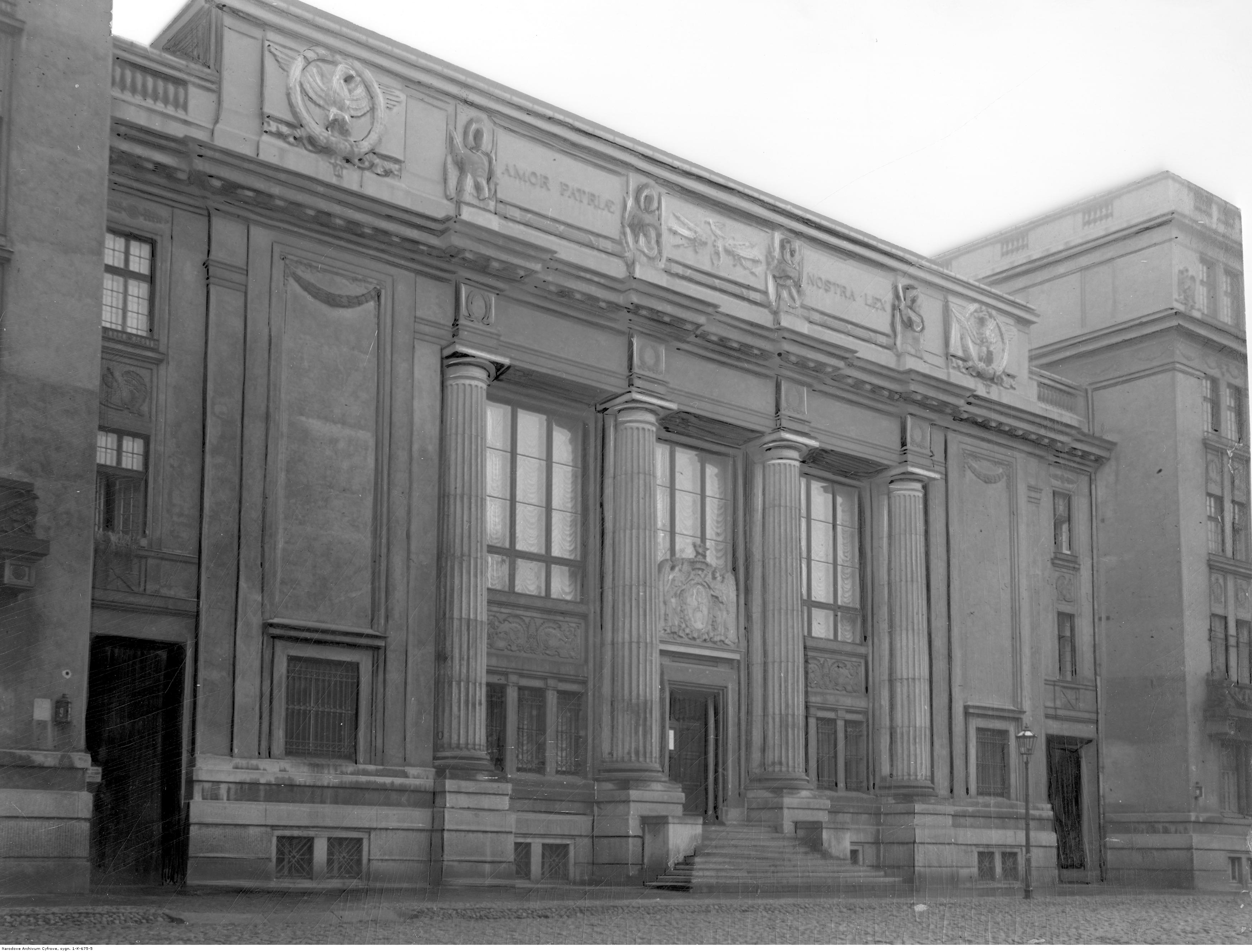 Gmach Biblioteki Ordynacji Krasińskich przy ul Okólnik 9 - 1930 r.